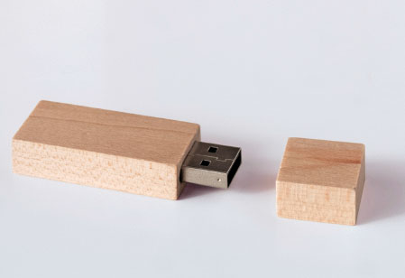 Chiavetta USB in legno